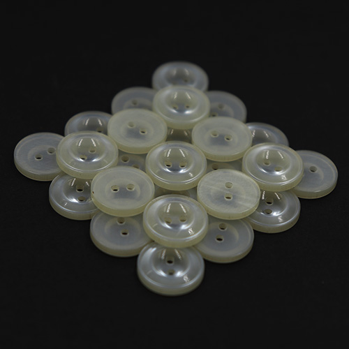 14575 Sullivans 16mm Two Hole Round Plastic Button 2 Hole - Clear Cream - 50 In A Tube