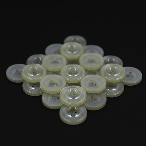 14576 Sullivans 19mm Two Hole Round Plastic Button 2 Hole - Clear Cream - 41 In A Tube