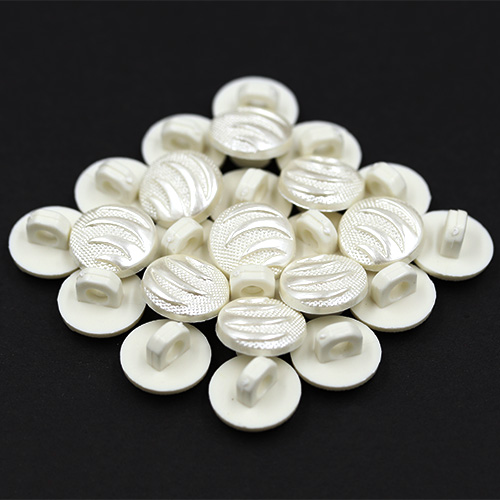 14835 Sullivans 13mm Round Plastic Button With Pearl Detailing - 44 In A Tube 