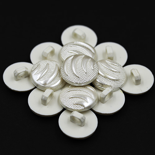 14837 Sullivans 18mm Round Plastic Button With Pearl Detailing - 20 In A Tube 