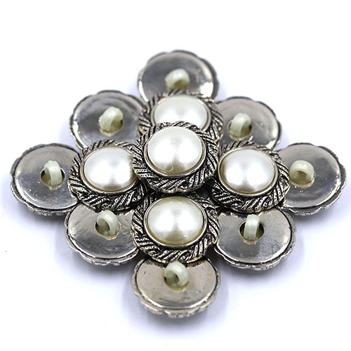 14842 Sullivans 18mm Round Pearl Plastic Button Surrounded With Silver Detailing - 18 In A Tube 