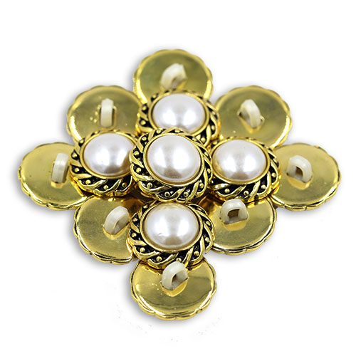 14849 Sullivans 18mm Round Pearl Plastic Button Surrounded With Gold Detailing - 16 In A Tube 