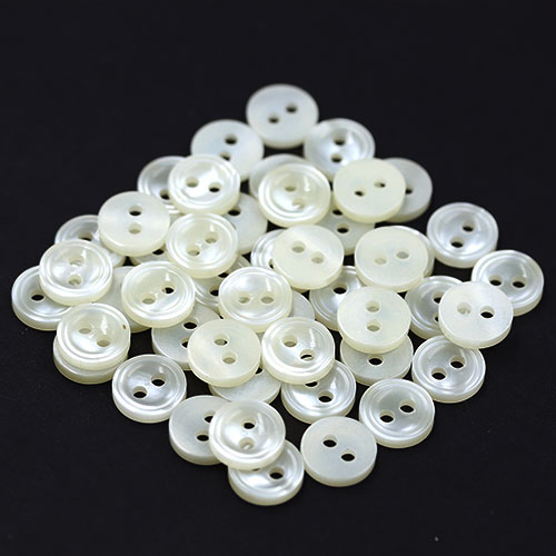 15306 Sullivans 10mm Round Plastic Button 2 Hole - Cream - 47 In A Tube