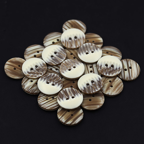 15358 Sullivans 20mm Round Plastic Button 2 Hole - Half Cream, Half Weaved Tan Pattern - 45 In A Tube