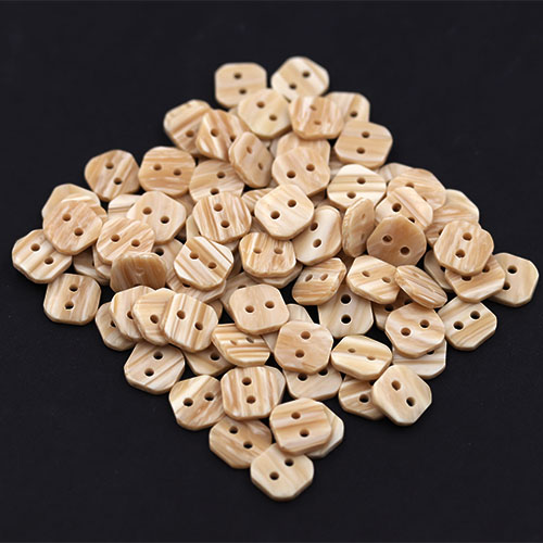 15359 Sullivans 9mm Square Plastic Button 2 Hole With Rounded Corners - Beige Two Toned - 95 In A Tube