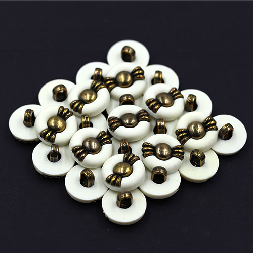 15432 Sullivans 15mm White Round Shank Button With Middle Bronze Bow - 31 In A Tube