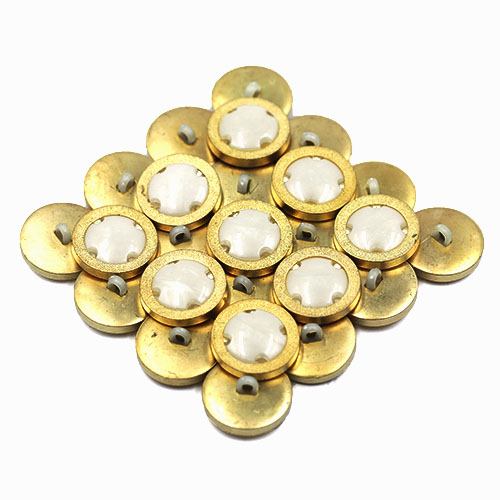 15445 Sullivans 22mm Round Pearl Plastic Shank Button Surrounded With Gold Detailing - 33 In A Tube 