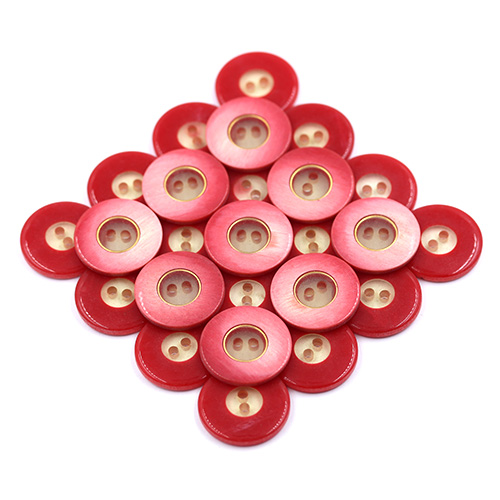 15790 Sullivans 21mm Clear Round Plastic Button 2 Hole With Block Border - Cerise - 11 In A Tube