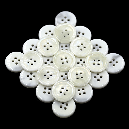 17858 Sullivans 20mm Round Plastic Button With Four Holes - White/clear - 31 In A Tube