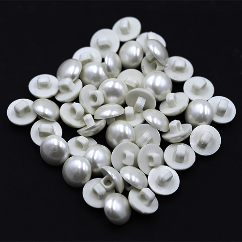 19057 Sullivans 13mm Pearl Plastic Button With Shank - 61 In A Tube
