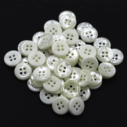 19083 Sullivans 14mm Pearlised Plastic Button With Four Holes - Cream - 108 In A Tube