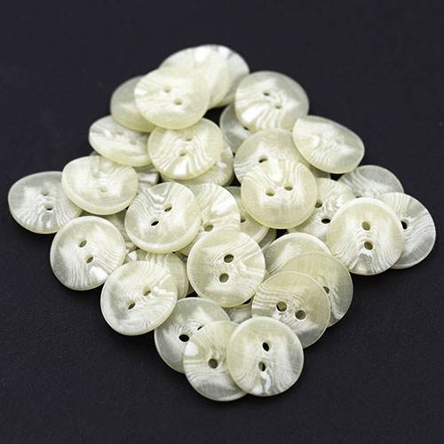19116 Sullivans 15mm Plastic Button With Two Holes - Cream - 39 In A Tube