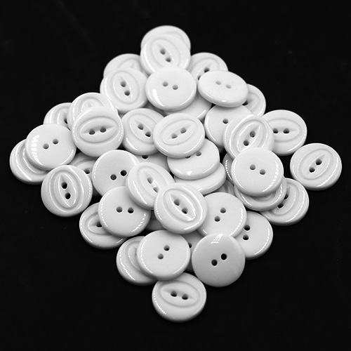 19199 Sullivans 15mm Round Plastic Button With Two Oval Lines Surrounding Hole - White - 80 In A Tube