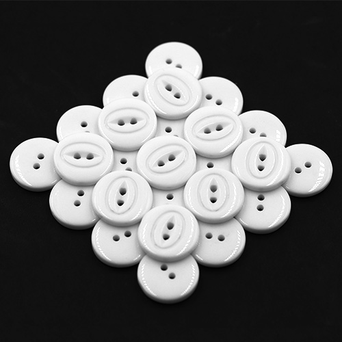 19200 Sullivans 18mm Round Plastic Button With Two Oval Lines Surrounding Hole - White - 65 In A Tube
