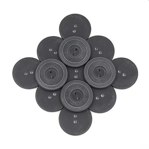 19208 Sullivans 25mm Round Plastic Button With Circular Groves - Black - 45 In A Tube