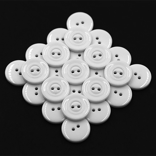 19209 Sullivans 18mm Round Plastic Button With Raised Edge - White - 95 In A Tube