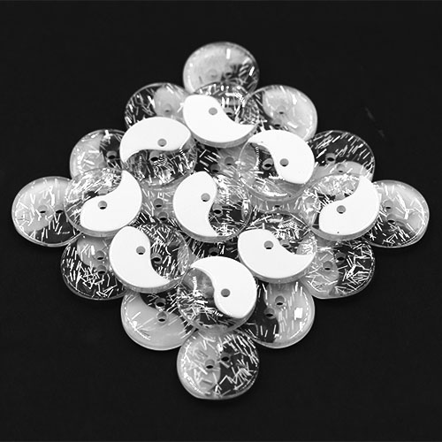 19332 Sullivans 21mm Round Plastic Buttons With Yin Yang Pattern - White/clear - 50 In A Tube