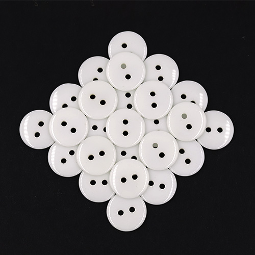 19361 Sullivans 15mm Round Plastic Buttons With Two Holes - White - 95 In A Tube