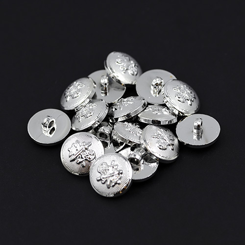 19455 Sullivans 18mm Round Plastic Shank Buttons With Crest And Studded Background - Silver - 35 In A Tube