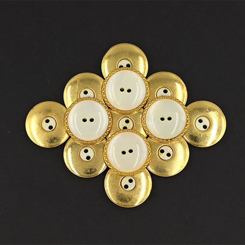 19510 Sullivans 21mm Round Plastic Buttons With Two Holes - Pearlised With Gold Border - 14 In A Tube