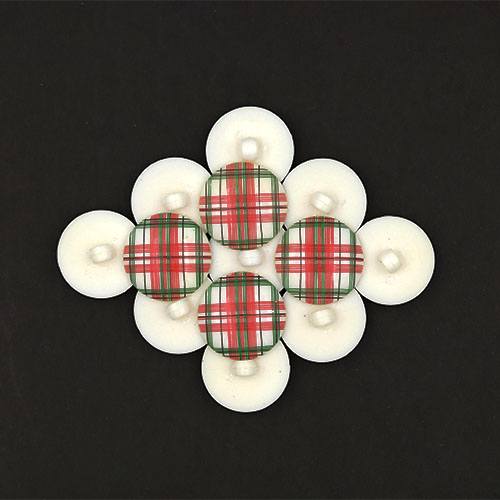 19774 Sullivans 18mm Round Plastic Shank Buttons With Red & Green Tartan - White - Bag Of 100