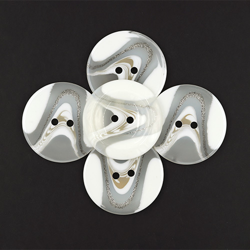20735 Sullivans 50mm Round Plastic Button With Two Holes -pattern Through Middle - White Orchid - 32 In A 