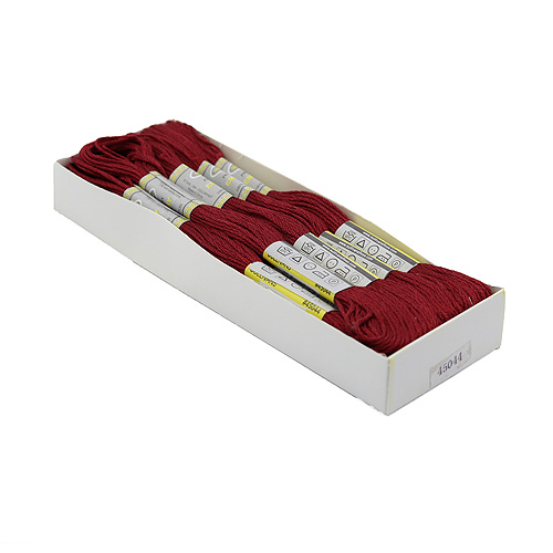 45044 Stranded Cotton 8 M Dmc 221