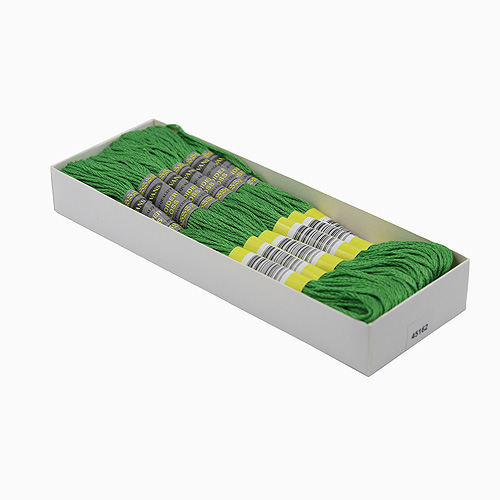 45162 Stranded Cotton 8 M Dmc 702