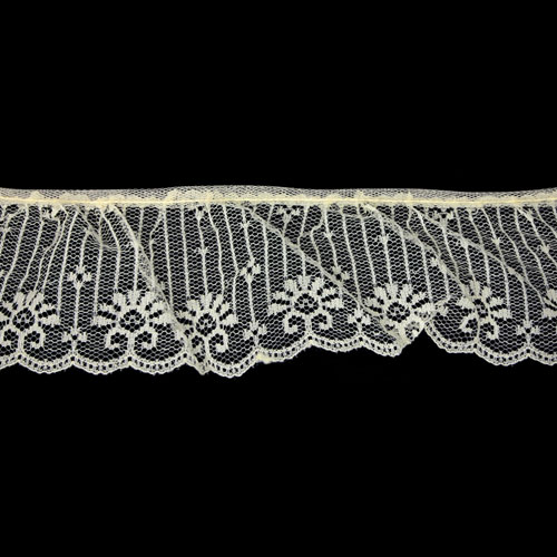 63072 Lace Nylon Frilled 60mm Cream