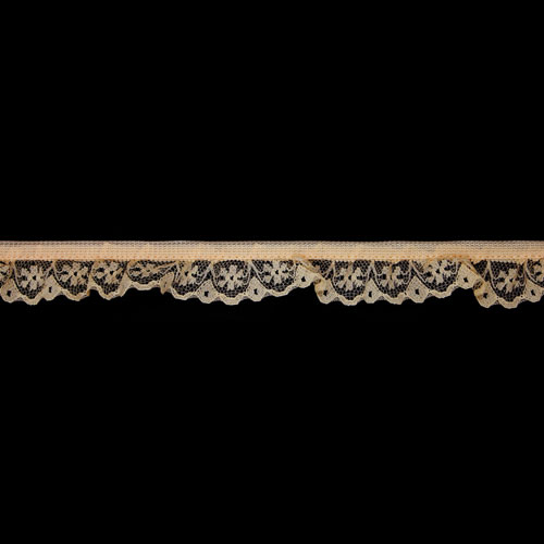 63158 Lace Nylon Frilled 20mm Beige