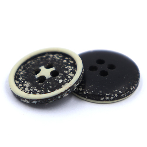 14460 Sullivans 18mm Round Plastic Button 4 Hole With Cream Border - Black - 31 In A Tube