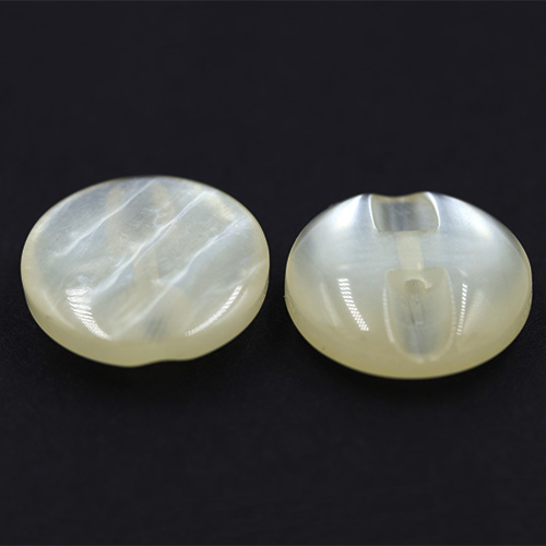 14686 Sullivans 18mm Round Plastic Button With Shank - Cream - 37 In A Tube