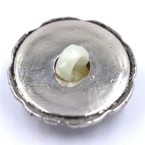 14842 Sullivans 18mm Round Pearl Plastic Button Surrounded With Silver Detailing - 18 In A Tube 
