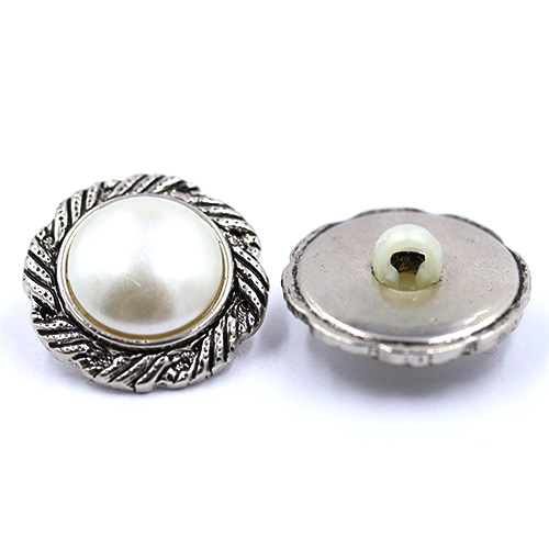 14842 Sullivans 18mm Round Pearl Plastic Button Surrounded With Silver Detailing - 18 In A Tube 