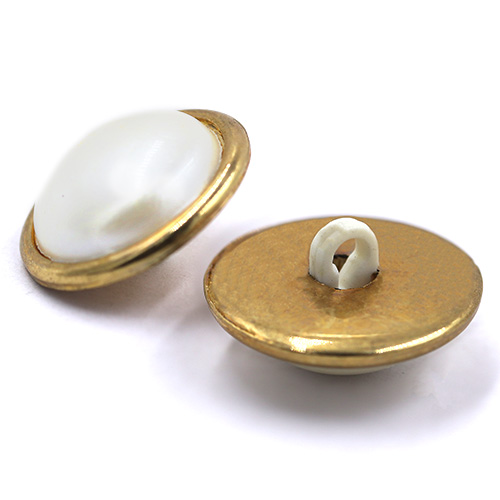 14854 Sullivans 21mm Round Pearl Plastic Button Surrounded With Gold Detailing - 13 In A Tube 