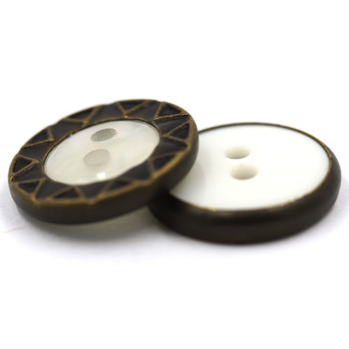 14910 Sullivans 15mm Round Plastic Button 2 Hole White Bordered With Bronze Triangle Pattern - 55 In A Tub