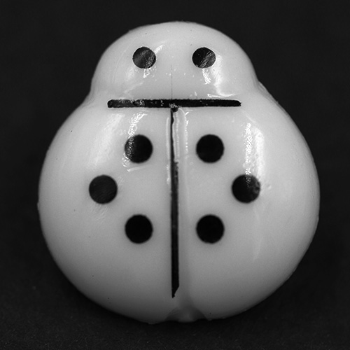 14991 Sullivans 15mm Kids Plastic Shank Button - White Beetle - 35 In A Tube