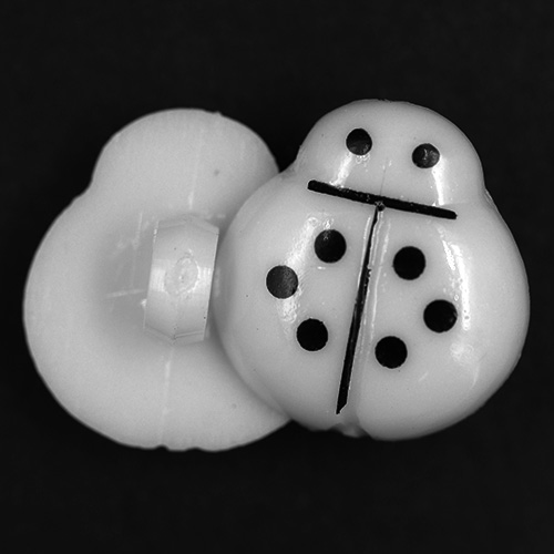 14991 Sullivans 15mm Kids Plastic Shank Button - White Beetle - 35 In A Tube