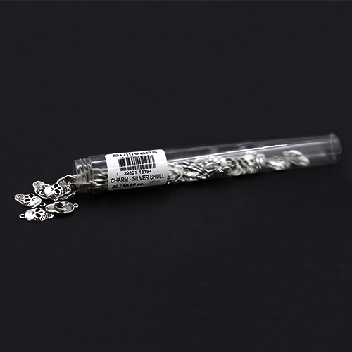 15194 Sullivans Charms - Silver Skull - 50 In A Tube