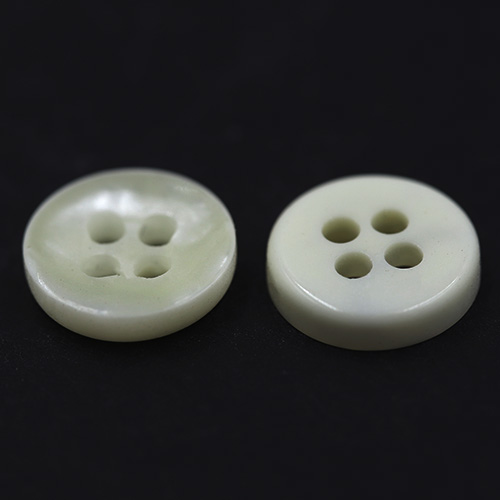 15300 Sullivans 9mm Round Plastic Pearlised Button 4 Hole - Cream - 57 In A Tube