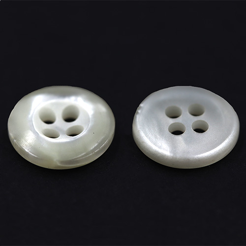 15302 Sullivans 12mm Round Plastic Pearlised Button 4 Hole - Cream - 44 In A Tube