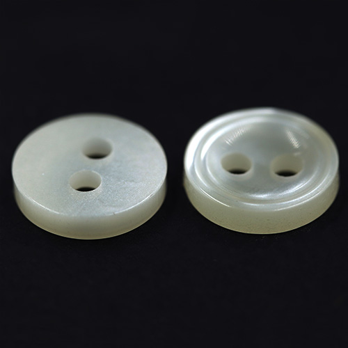 15306 Sullivans 10mm Round Plastic Button 2 Hole - Cream - 47 In A Tube