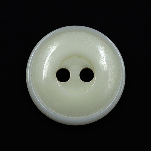 15315 Sullivans 15mm Round Plastic Rimmed Button 2 Hole - Cream - 189 In A Tube