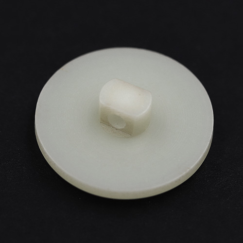 15325 Sullivans 18mm Round Plastic Pearlised Shank Button  - Cream - 44 In A Tube