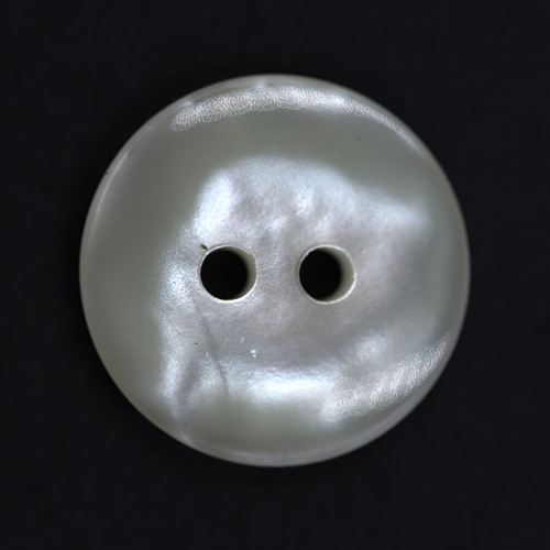 15331 Sullivans 16mm Round Plastic Pearlised Button 2 Hole - Cream - 31 In A Tube