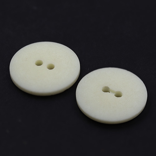 15335 Sullivans 18mm Round Plastic Opaque Button 2 Hole - Off White - 75 In A Tube