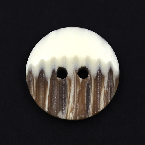 15358 Sullivans 20mm Round Plastic Button 2 Hole - Half Cream, Half Weaved Tan Pattern - 45 In A Tube