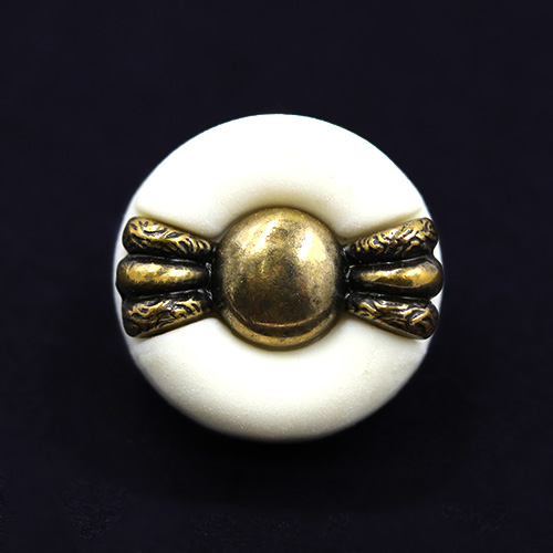 15432 Sullivans 15mm White Round Shank Button With Middle Bronze Bow - 31 In A Tube