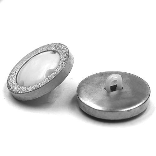 15443 Sullivans 22mm Round Pearl Plastic Shank Button Surrounded With Silver Detailing - 33 In A Tube 
