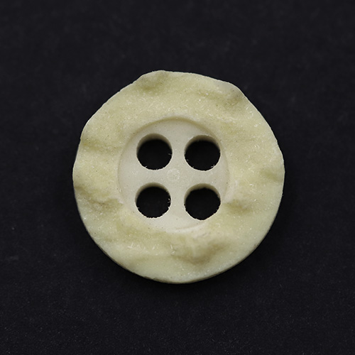 15461 Sullivans 12mm Round Plastic Button 4 Hole - Crater Effect Border - Cream - 59 In A Tube
